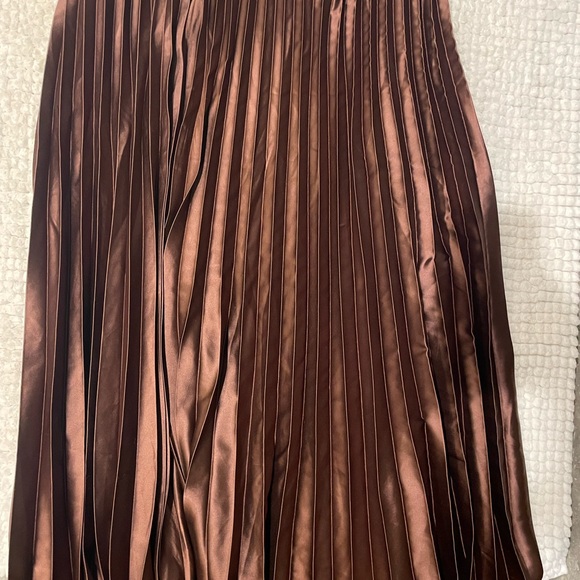 Beautiful for fall! Accordion style skirt! - Picture 3 of 3